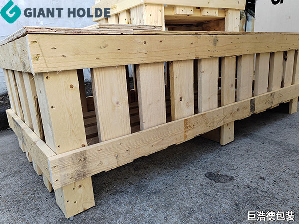 花格實(shí)木箱