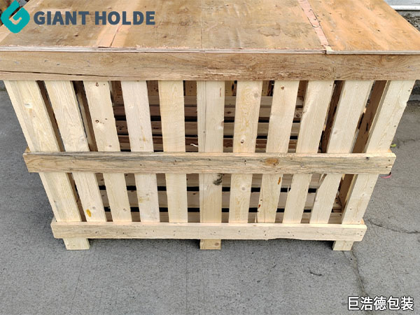 花格實(shí)木箱