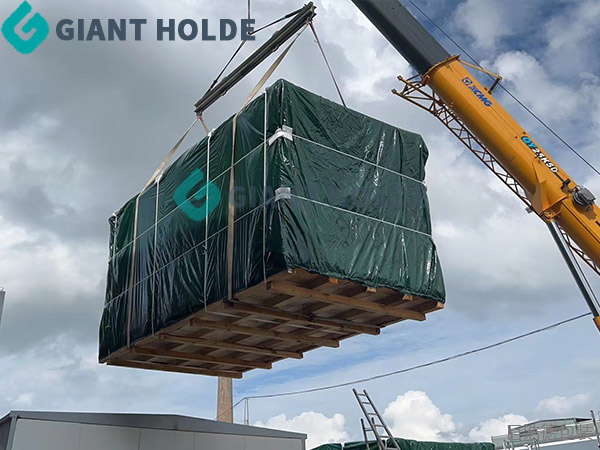 出口包裝吊裝現(xiàn)場